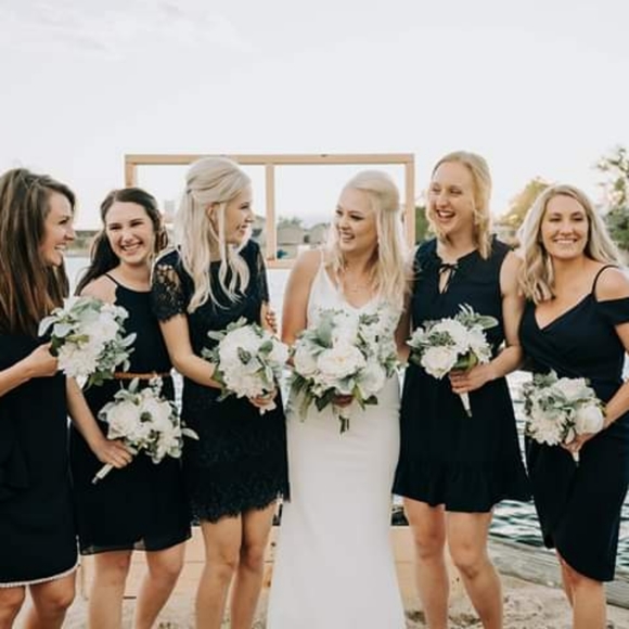 Bridesmaids bouquets - Picture 4 of 4